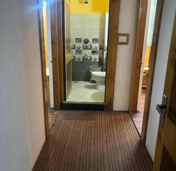 מלון כמוסות Asha Residency Shimla   Airport Road