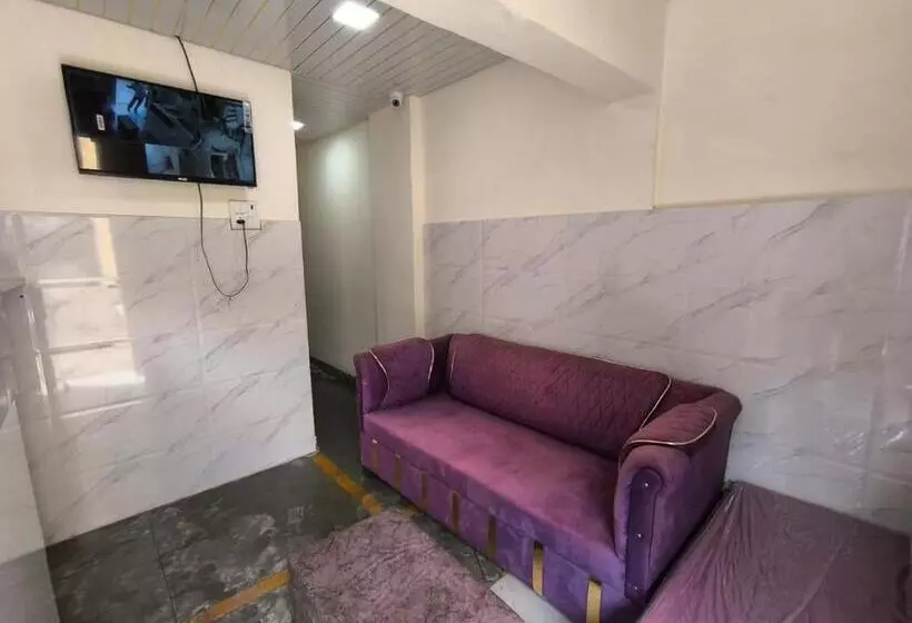 Hotelli K K Residency