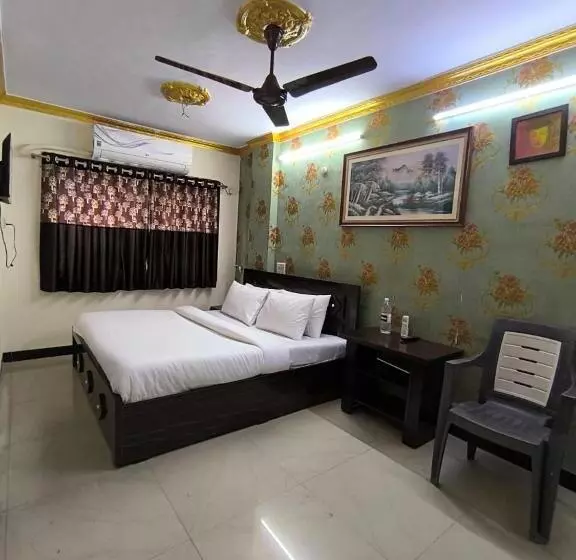 Hotelli K K Residency