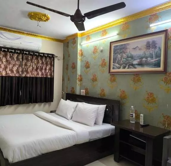 Hotelli K K Residency
