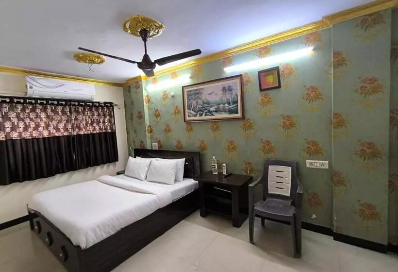Hotelli K K Residency