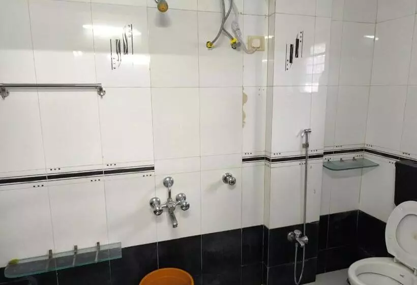 Hotelli K K Residency
