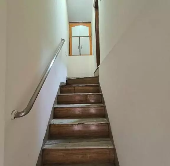 Hotelli K K Residency