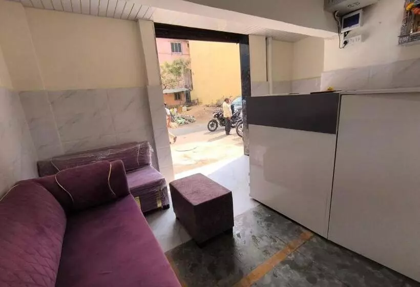 Hotelli K K Residency