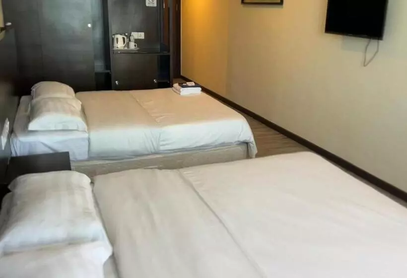 هتل Lucky   5 Inn