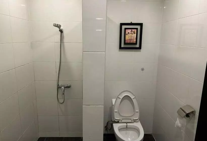 هتل Lucky   5 Inn