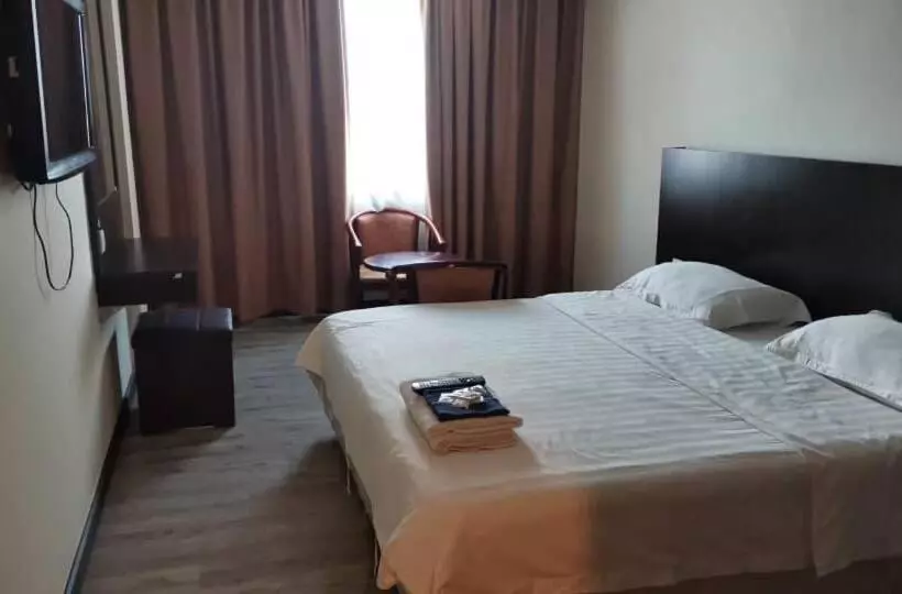 هتل Lucky   5 Inn