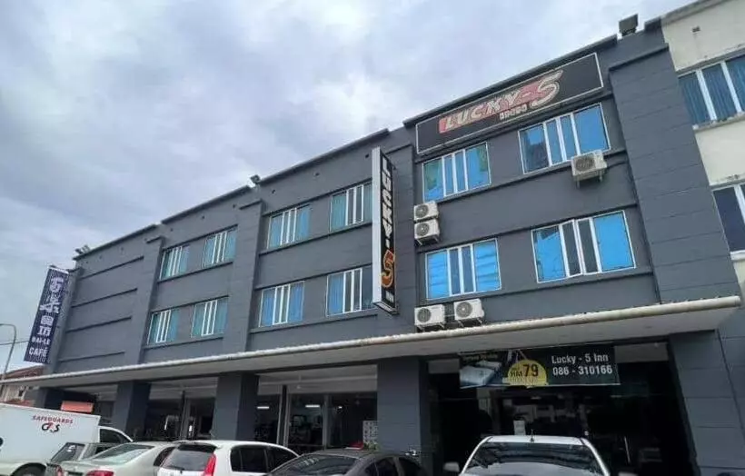 هتل Lucky   5 Inn