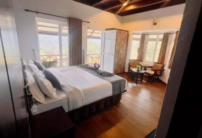 ホテル The Raarees Resort   A Hidden Resort In Munnar