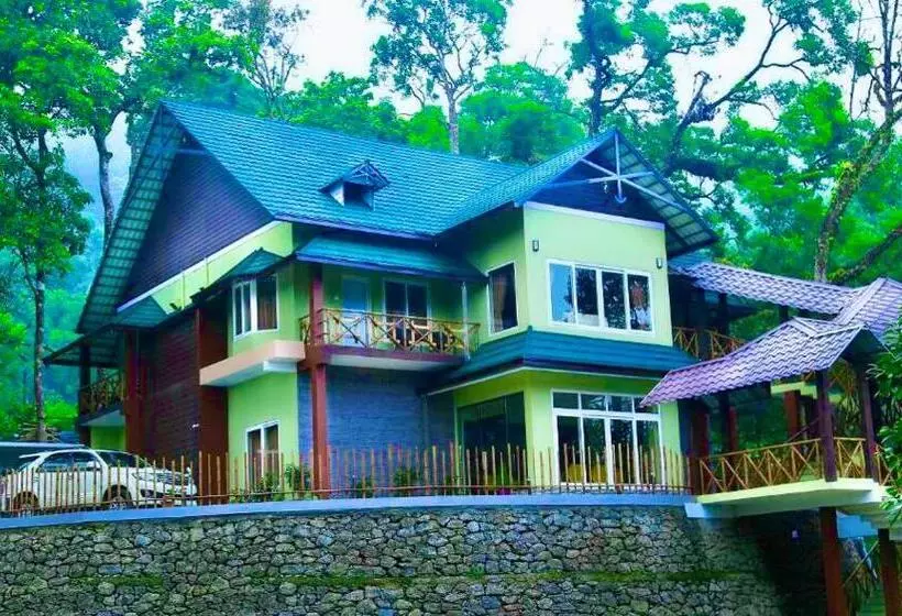 ホテル The Raarees Resort   A Hidden Resort In Munnar