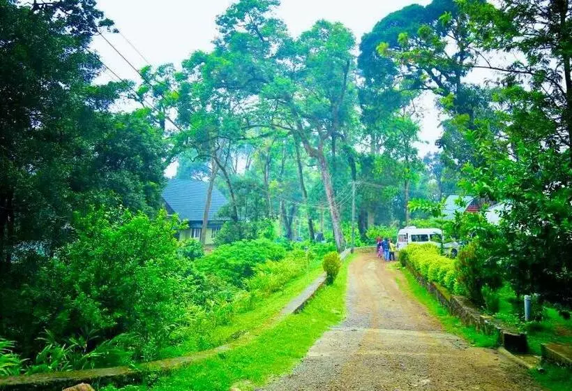 ホテル The Raarees Resort   A Hidden Resort In Munnar