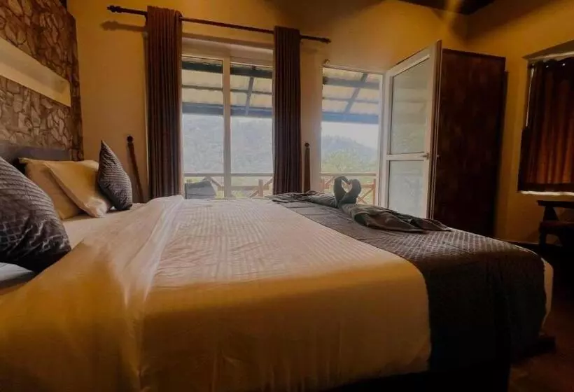 ホテル The Raarees Resort   A Hidden Resort In Munnar