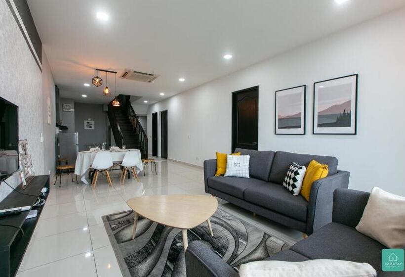 Jomstay Octagon Duplex Penthouse Ipoh Town