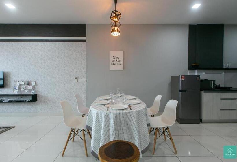 Jomstay Octagon Duplex Penthouse Ipoh Town