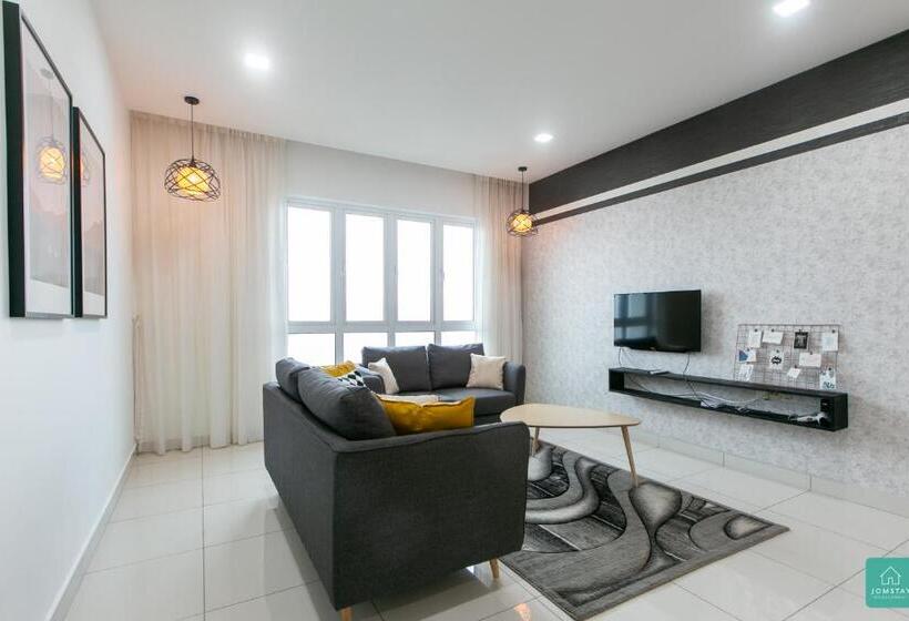 Jomstay Octagon Duplex Penthouse Ipoh Town