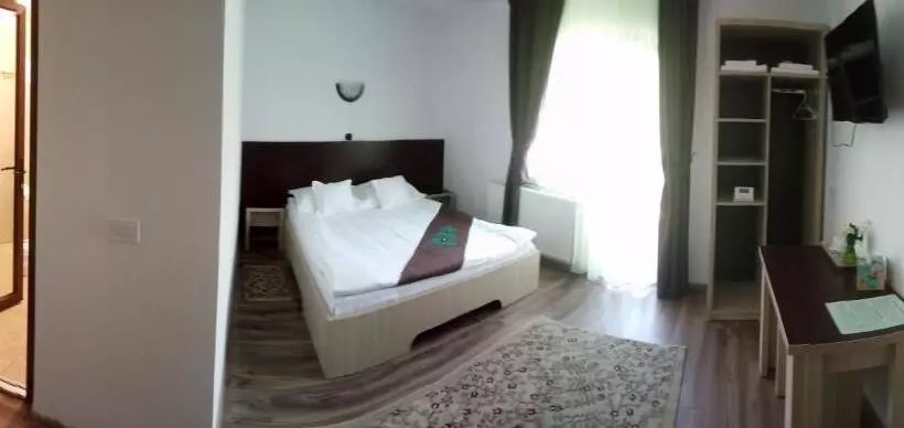 Majatalo Casa Bradul Voronet