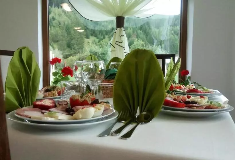 Majatalo Casa Bradul Voronet