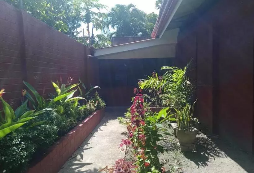 ペンション Felipa Beach Residence Ilang Ilang