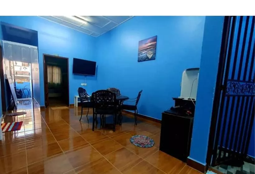 Shoplot Hostel Pangkor