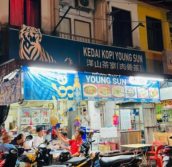 Shoplot Hostel Pangkor