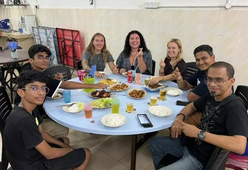 Shoplot Hostel Pangkor