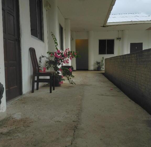 Sukau Tomanggong View Bed & Breakfast