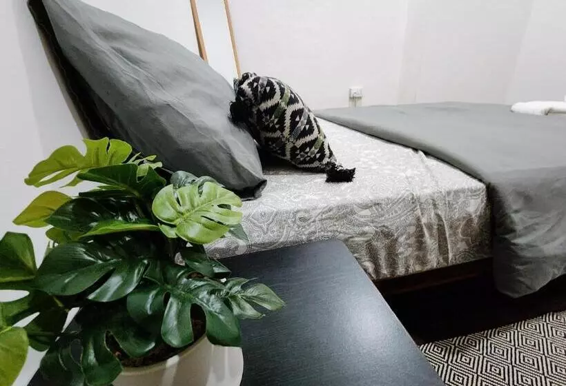 Upspot Kuching Waterfront Premium Hostel