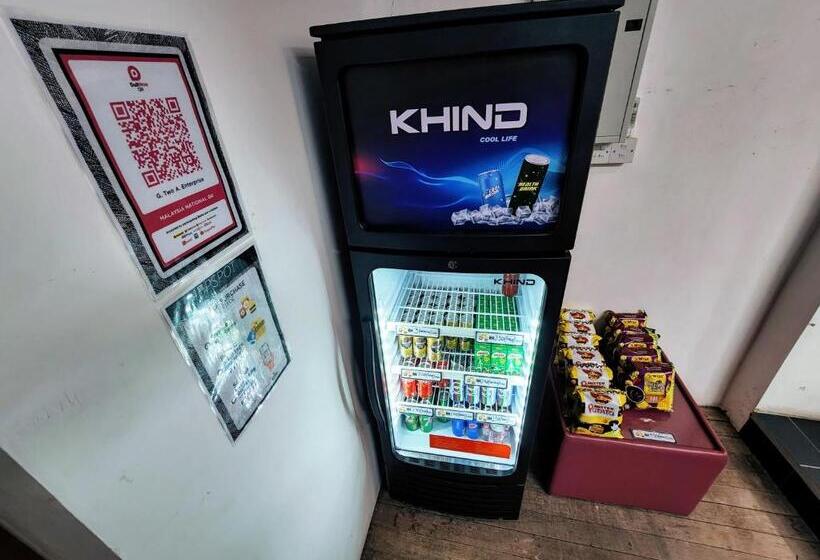 Upspot Kuching Waterfront Premium Hostel