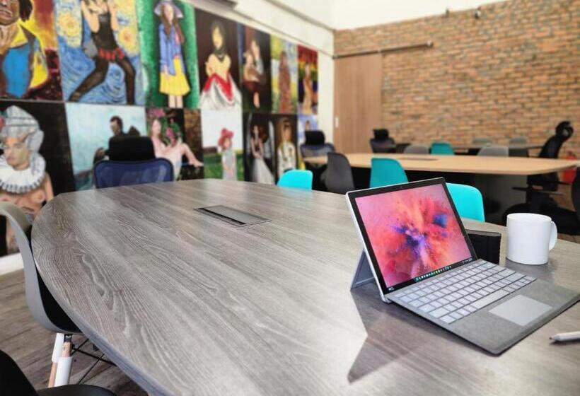 Upspot Kuching Waterfront Premium Hostel