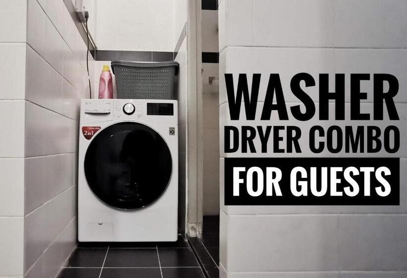 Upspot Kuching Waterfront Premium Hostel