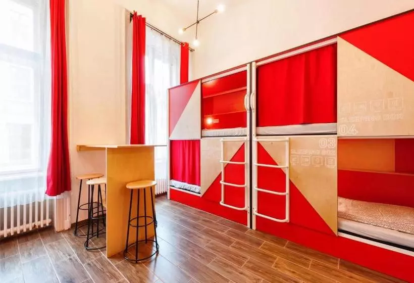 Adagio Hostel 1.0 Oktogon