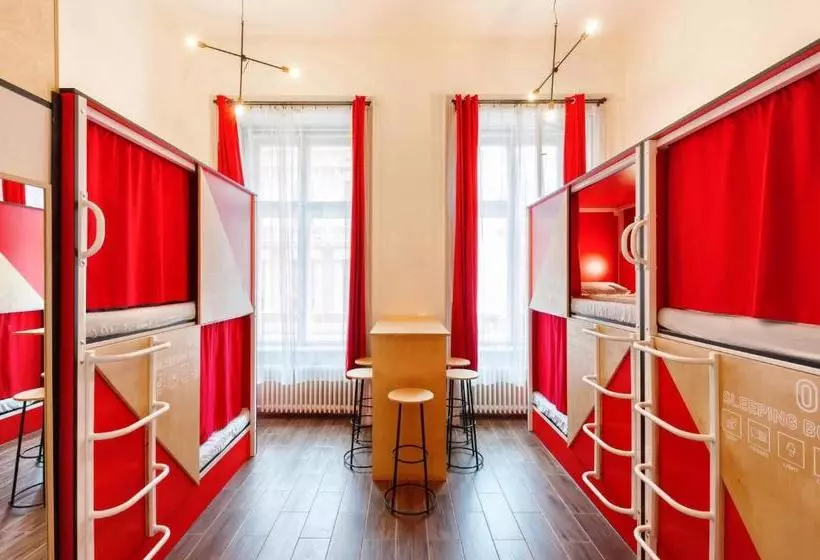 Adagio Hostel 1.0 Oktogon