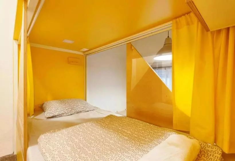Adagio Hostel 1.0 Oktogon