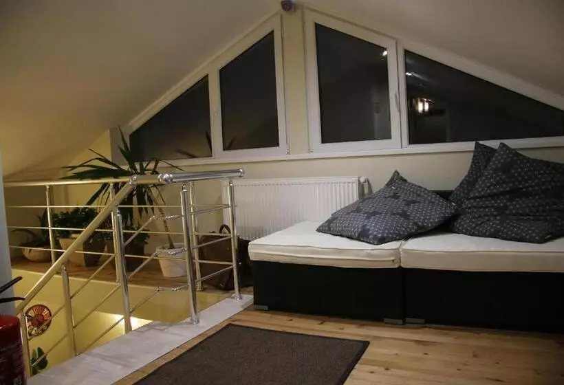 هاستل La Maison Ruse