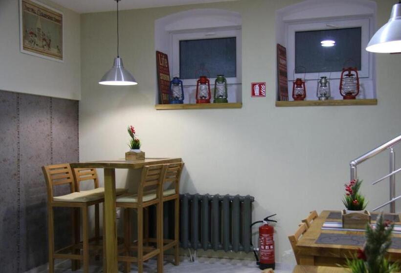 هاستل La Maison Ruse