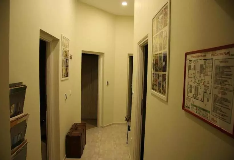 هاستل La Maison Ruse