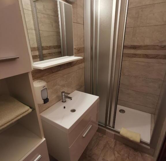 ベッドアンドブレックファースト Hegyi Panzió