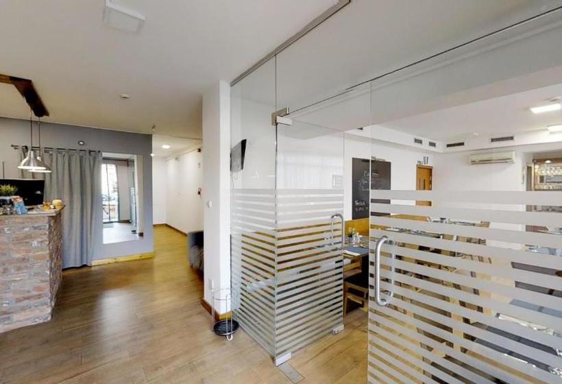 مبيت وإفطار Minerva Panzió