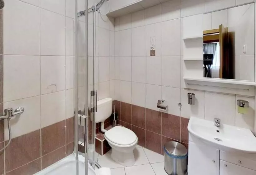 تختخواب و صبحانه Minerva Panzió