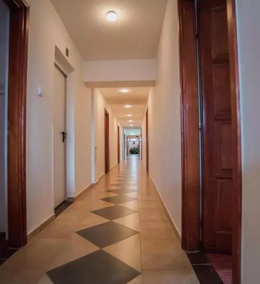 Borhotel Sziluett Farkasmály