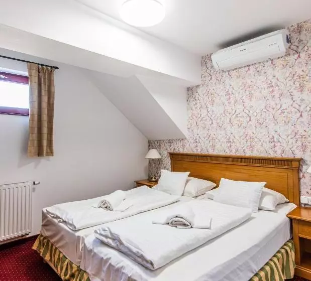 Borhotel Sziluett Farkasmály