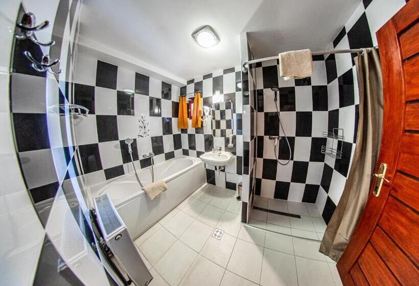 Borhotel Sziluett Farkasmály