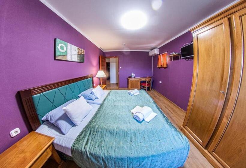 Borhotel Sziluett Farkasmály