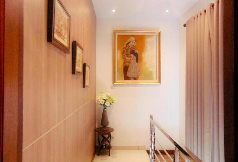 Cabin Hotel Bhayangkara