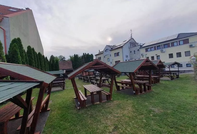 Corvina Hotel Restaurant
