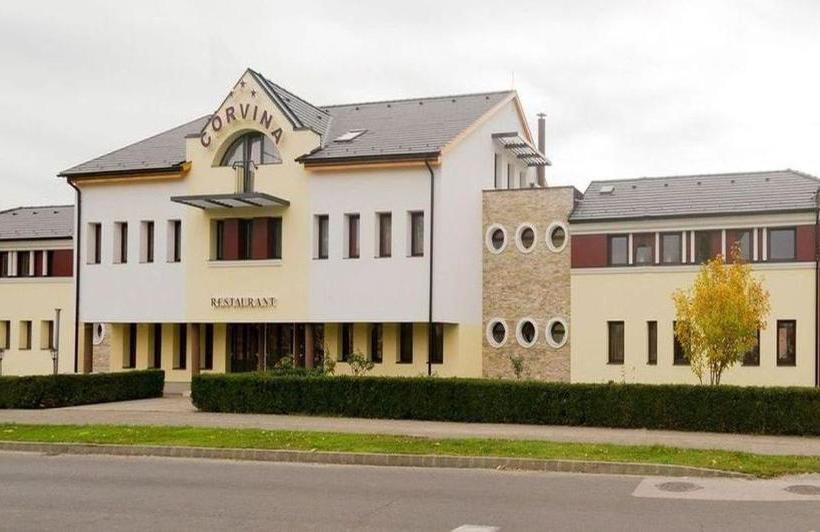 Corvina Hotel Restaurant