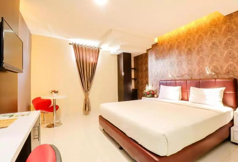هتل Empress  Makassar