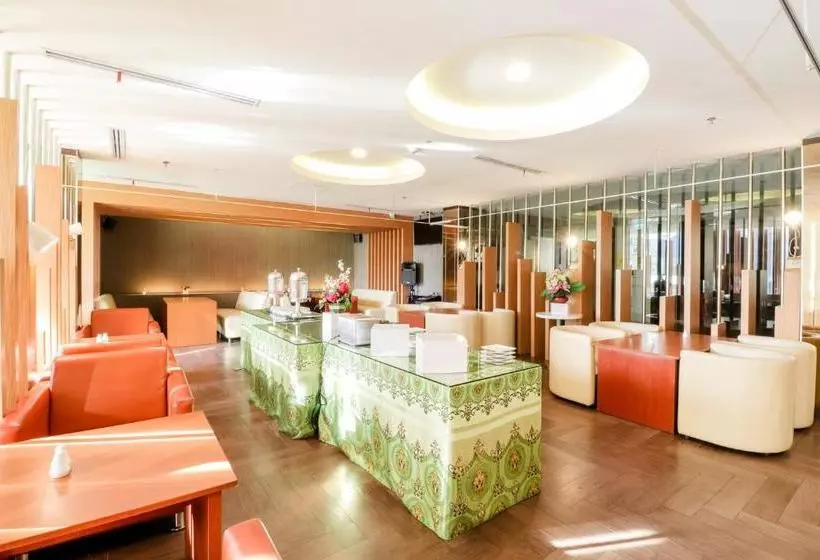 هتل Empress  Makassar