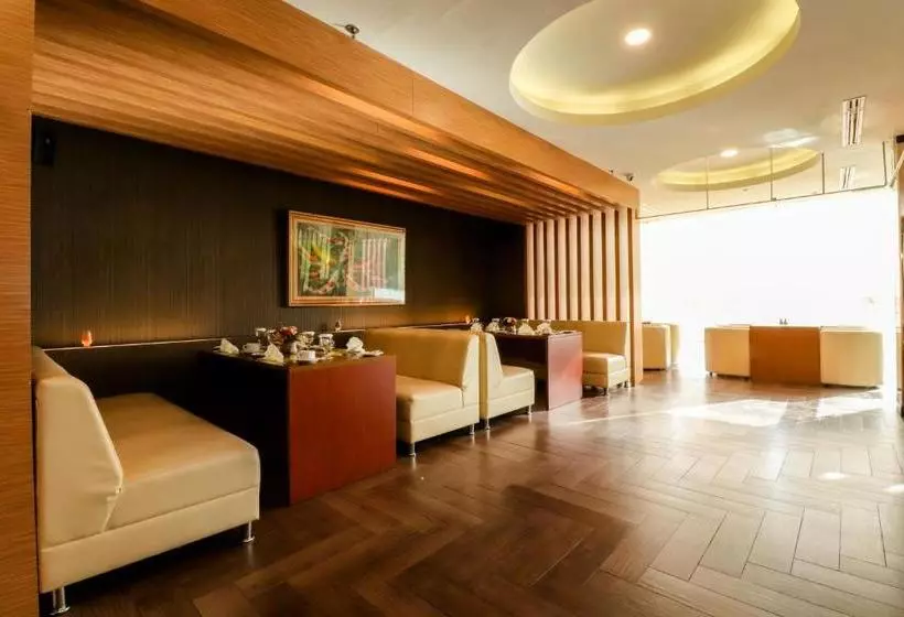 هتل Empress  Makassar