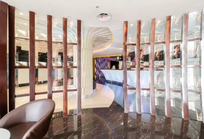 هتل Empress  Makassar